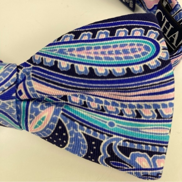 Men's Chaps Silk Bow Tie Blue/Pink Paisley Print Adjustable - Picture 4 of 10